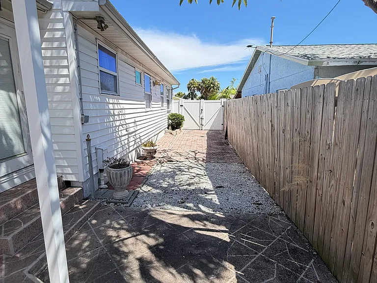 553 73rd Ave — Photo 23