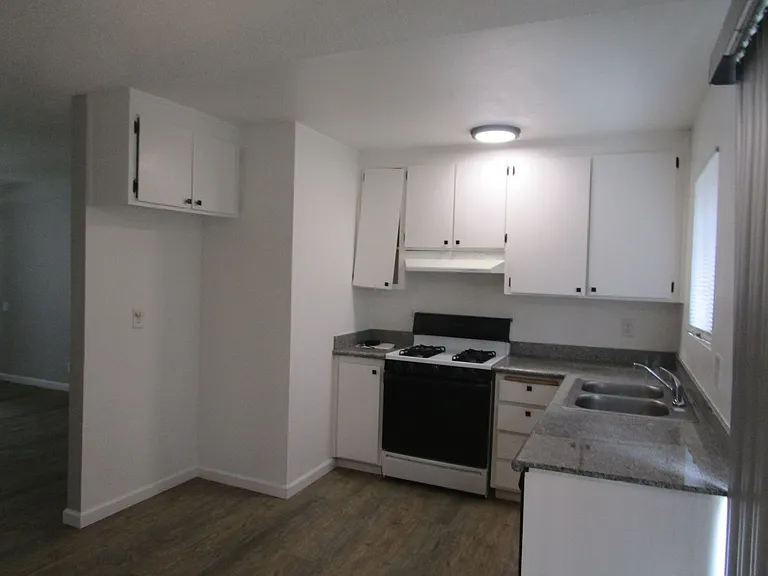 1426 Callen St — Photo 9