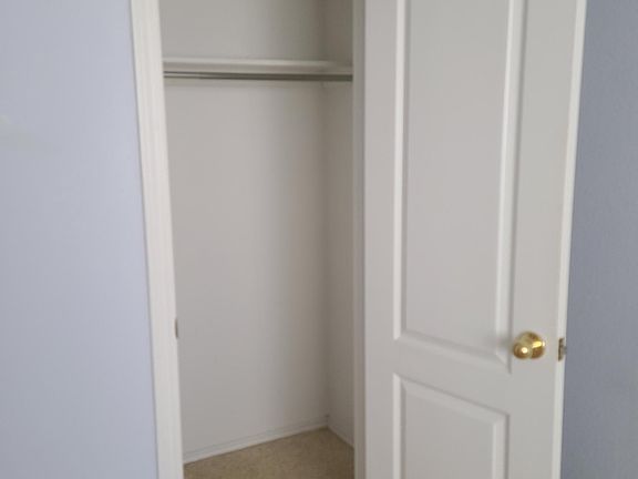 5th image of 922 Highgate Dr