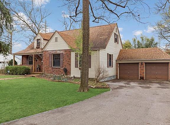 2nd image of 12 Westwood Forest Ln