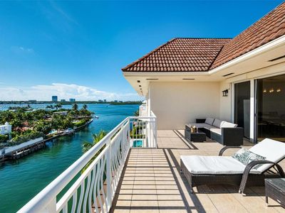 10140 W Bay Harbor Dr #Penthouse S, Bay Harbor Islands, FL, 33154