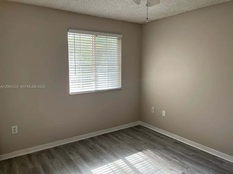 4171 N Haverhill Rd #1013 — Photo 23