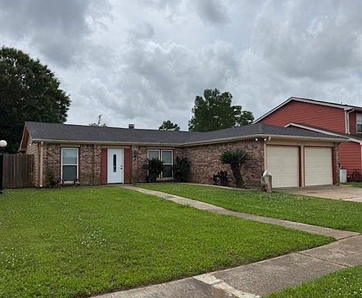 2nd image of 3853 Accacia Ln