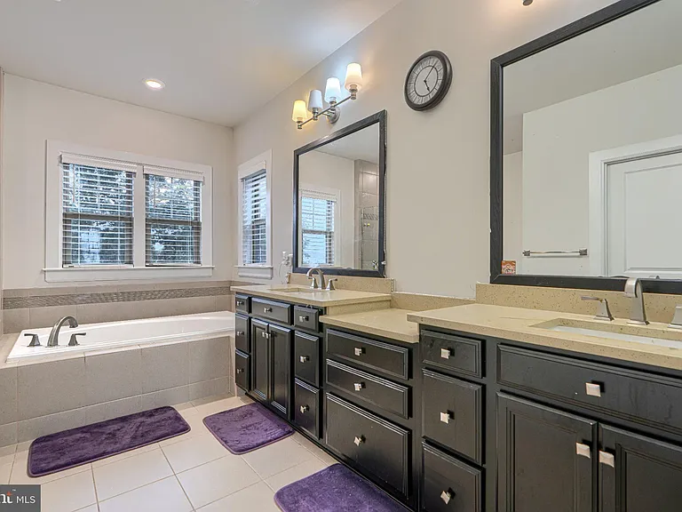 7142 Starmount Way — Photo 64