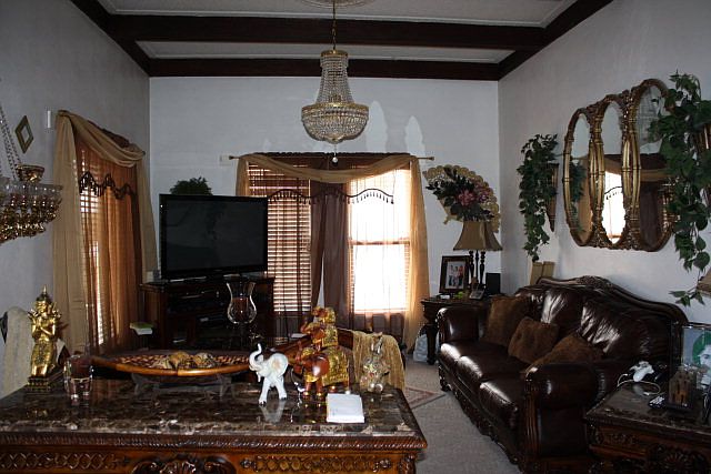 2nd image of 1017 N Loraine St