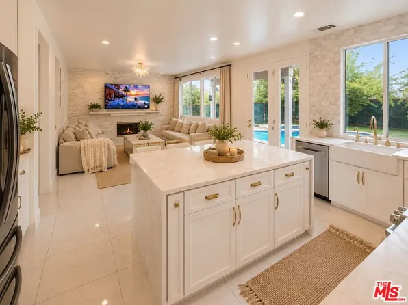 26518 Swan Ln, Canyon Country, CA 91387