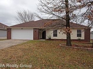 908 Zachary St, Centerton, AR 72719