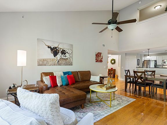 5th image of 3201 Aspen Grove Dr APT L7