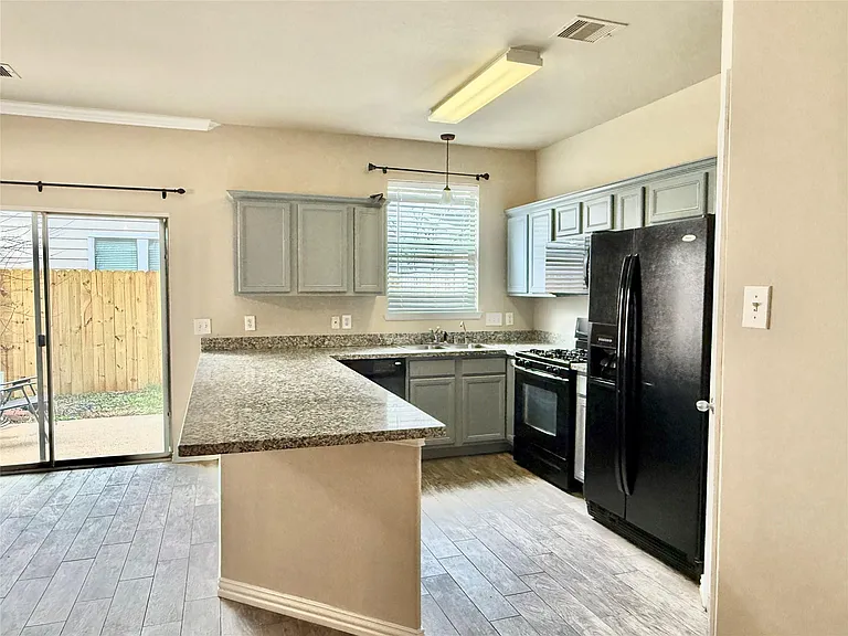 13107 Lawsons Creek Ln — Photo 7