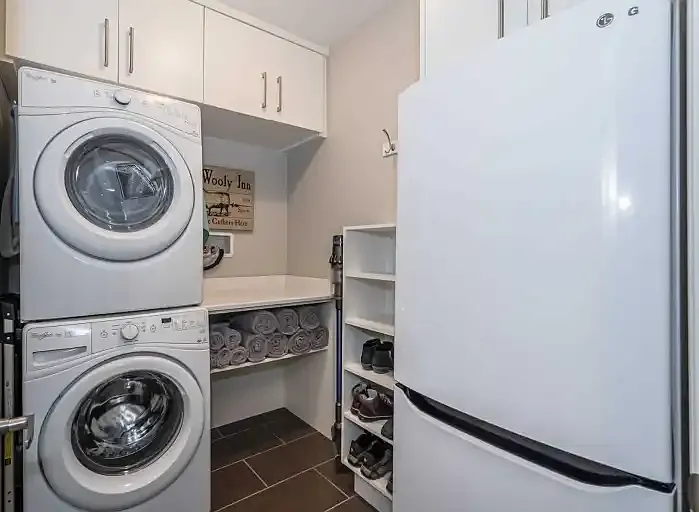 160 Macdonell St #1607 — Photo 9