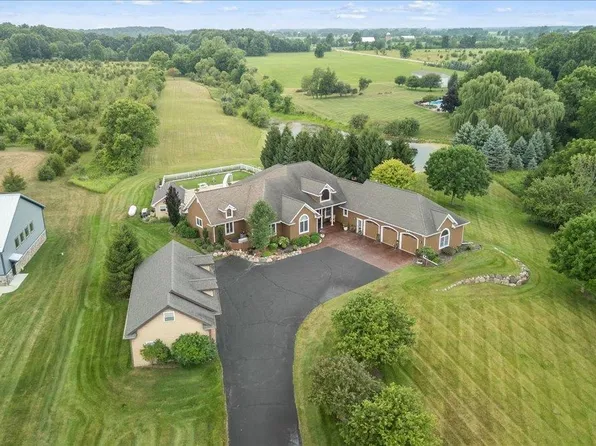 1851 N Chipman Rd, Owosso, MI 48867
