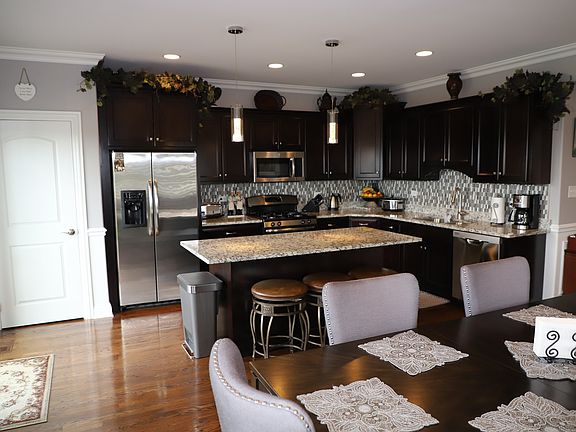 4th image of 17944 Fountain Cir
