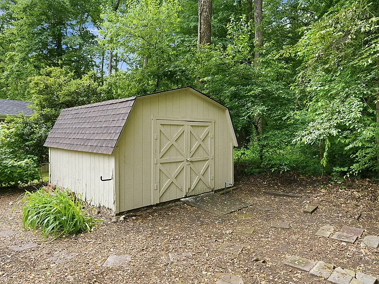 2515 Tabor Ct — Photo 39