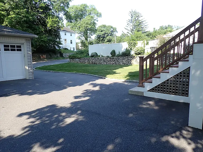 172 Weston St #2 — Photo 6