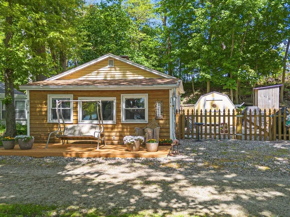 9214 S Verna St, Claypool, IN 46510