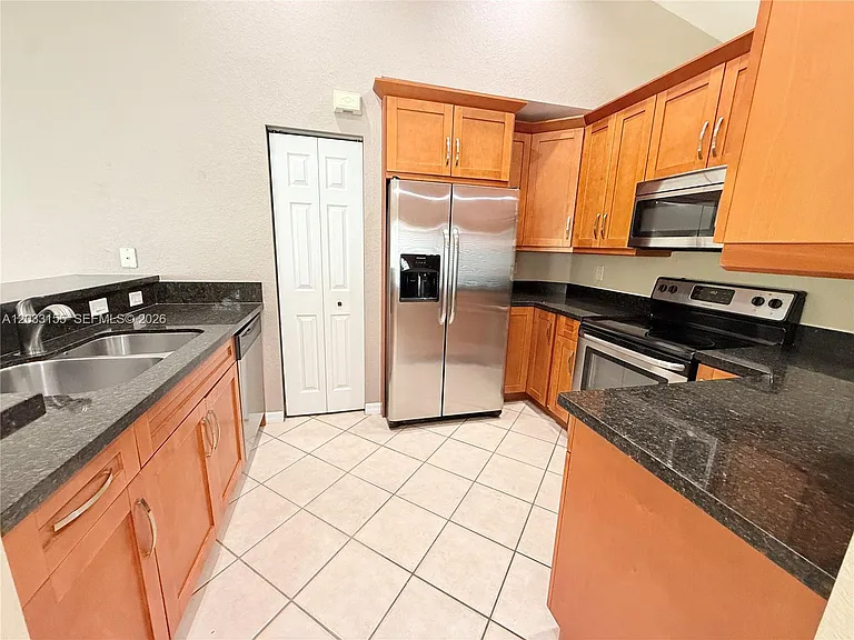 1530 Canary Island Dr — Photo 6