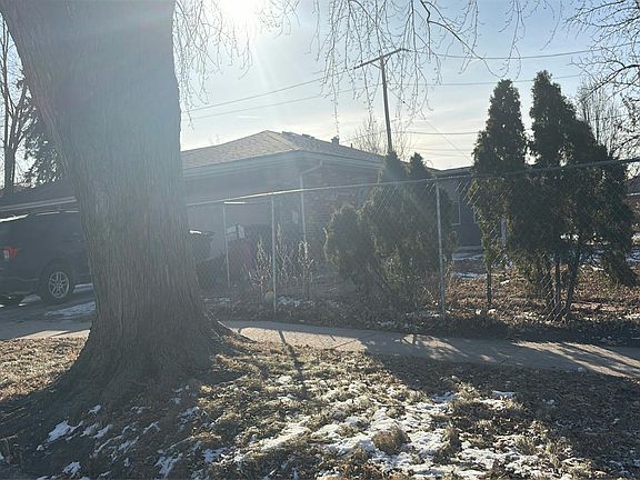 2nd image of 18302 Bock Rd