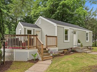 92 Sylvan Ln, Feeding Hills, MA 01030