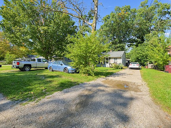 3rd image of 1960 Calvin Ave