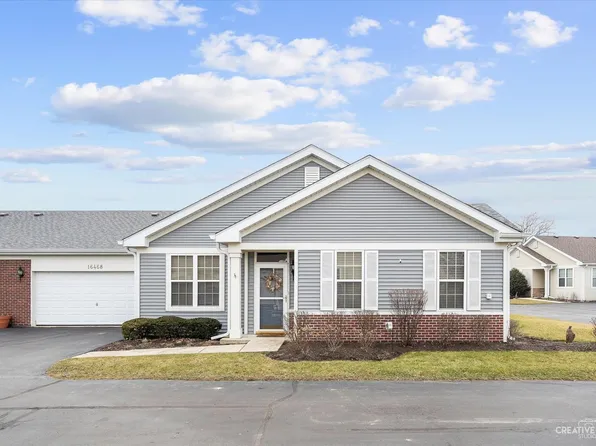 16468 Crescent Lake Dr, Crest Hill, IL 60403