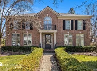 330 Chesterfield Ave, Birmingham, MI 48009