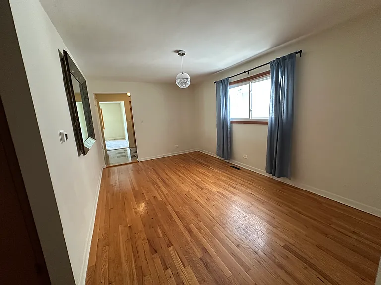 6547 N Sacramento Ave #2 — Photo 1