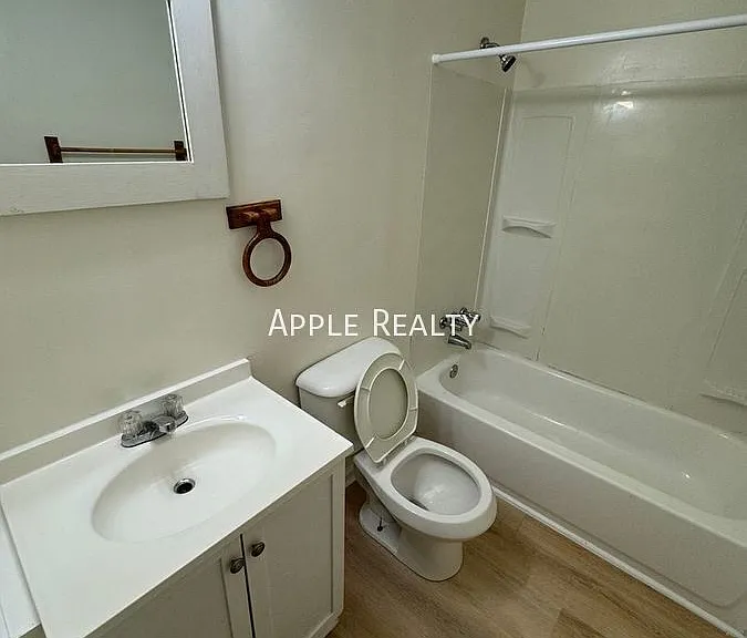 925 Fleming Dr — Photo 10