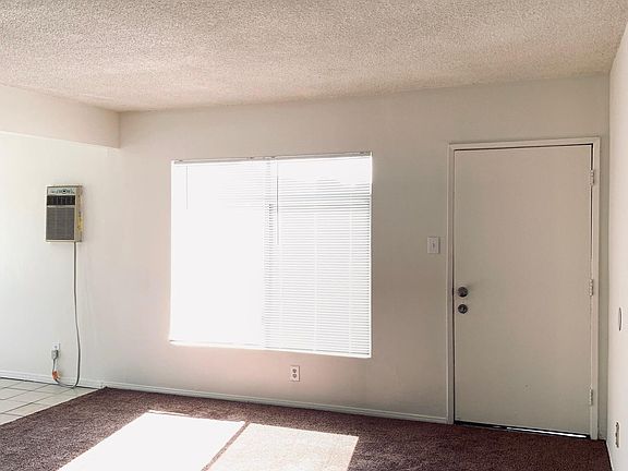 3rd image of 2931 Lincoln Park Ave APT 2