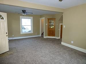 3rd image of 3127 Phelps St