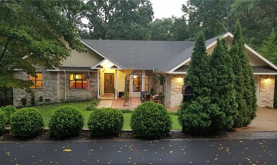 1st image of 14 Kintyre Cir