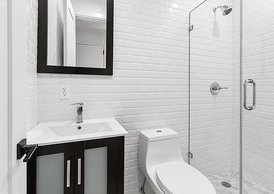 Bathroom, photo 1