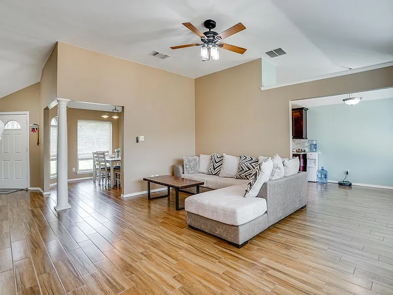 369 Phillips Dr — Photo 8