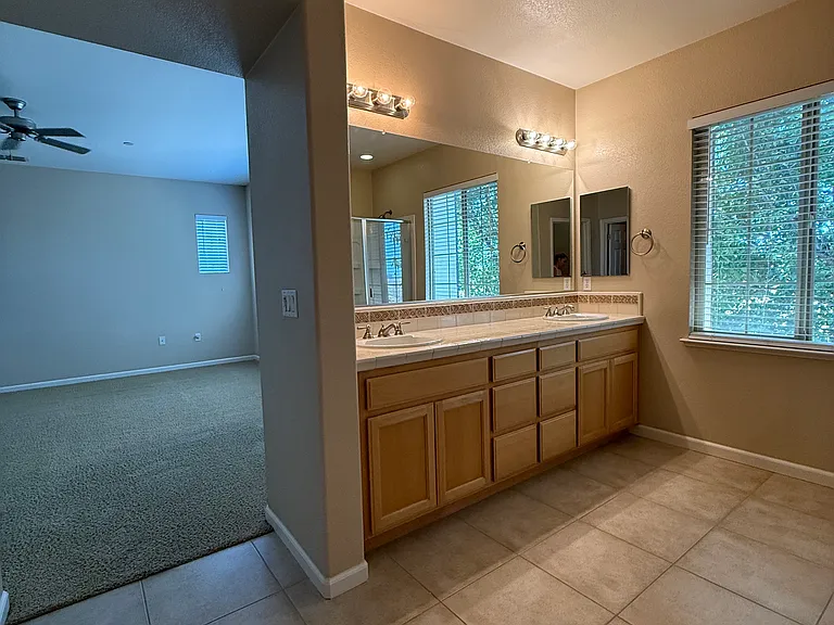 5301 E Commerce Way #11103 — Photo 35