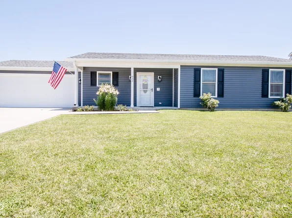 932 S Creek Dr W, Greensburg, IN 47240