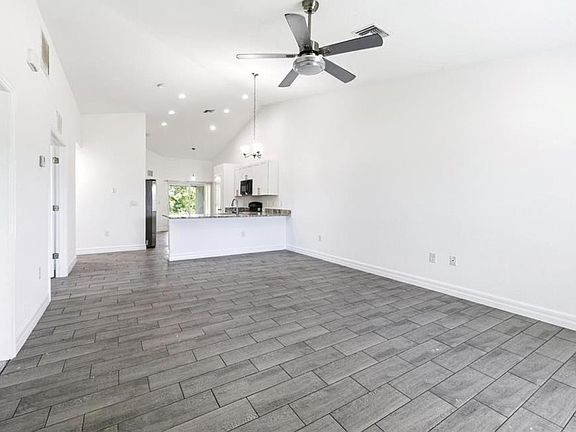 2nd image of 2308/2310 Haviland AVE S