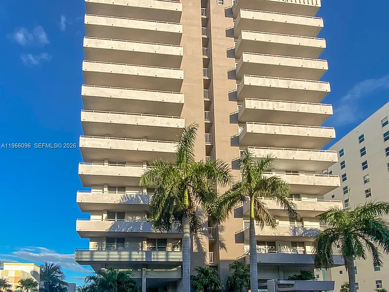 9225 Collins Ave #609 — Photo 16