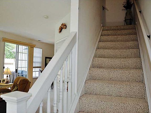 2nd image of 5889 Ludington Dr