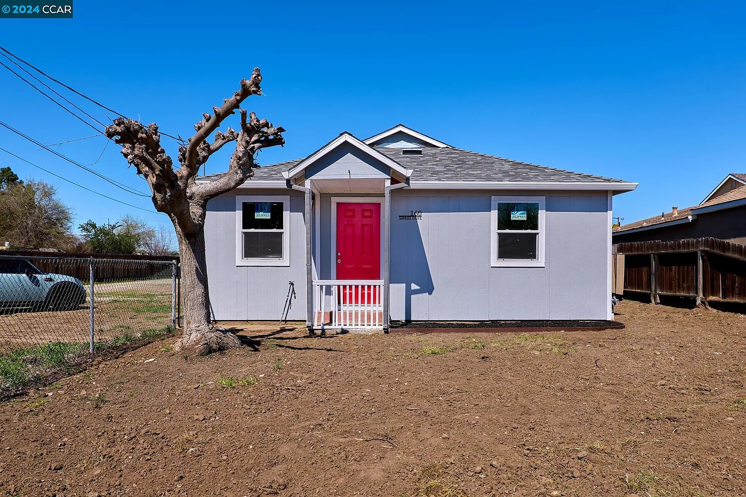 160 Sunrise Dr photo 1