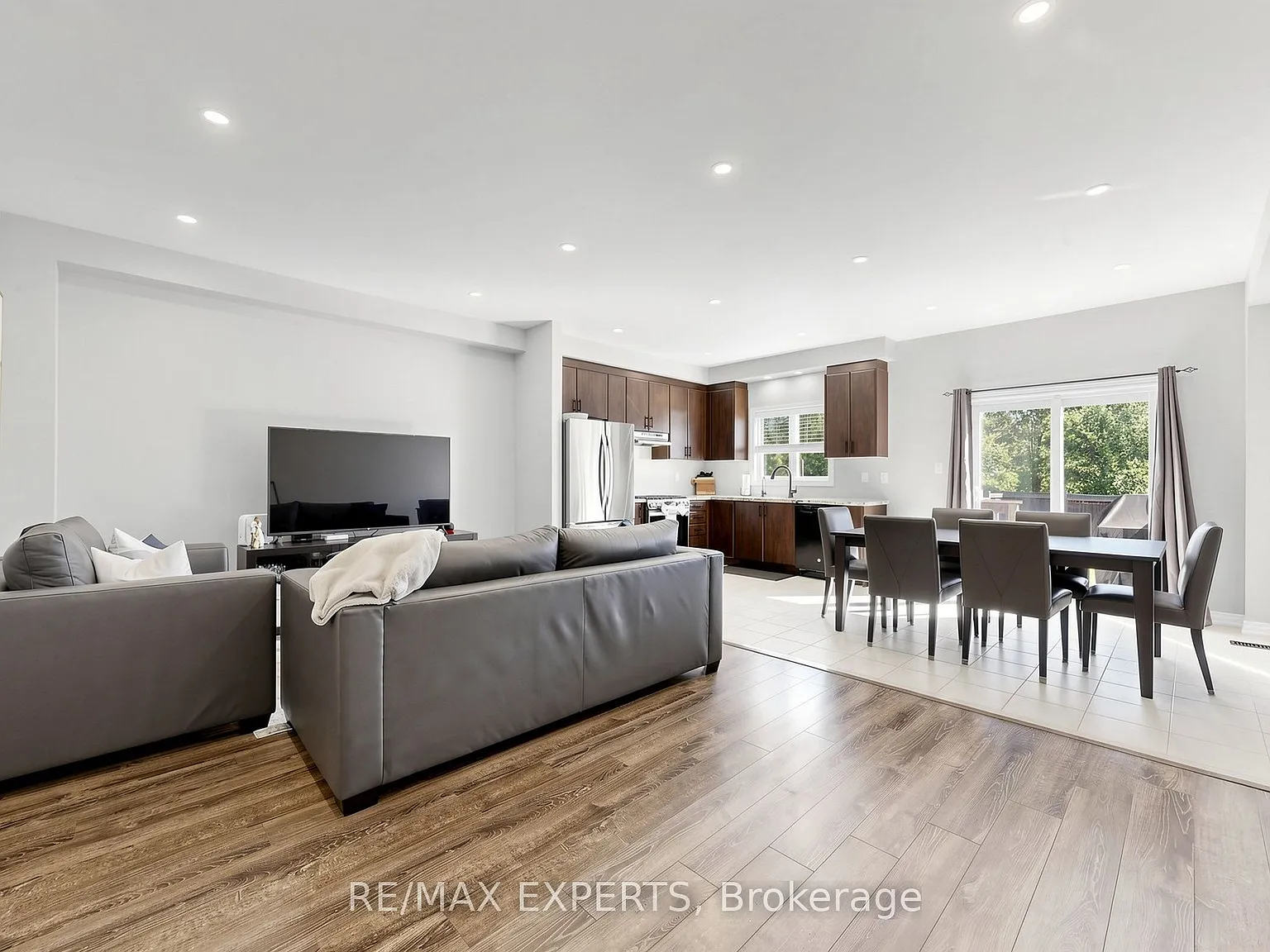 3 bed, $2,850 — Photo 4
