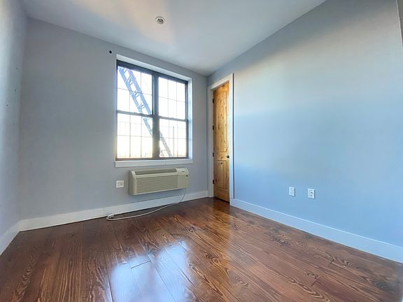 4th image of 29 Spencer Pl #A5
