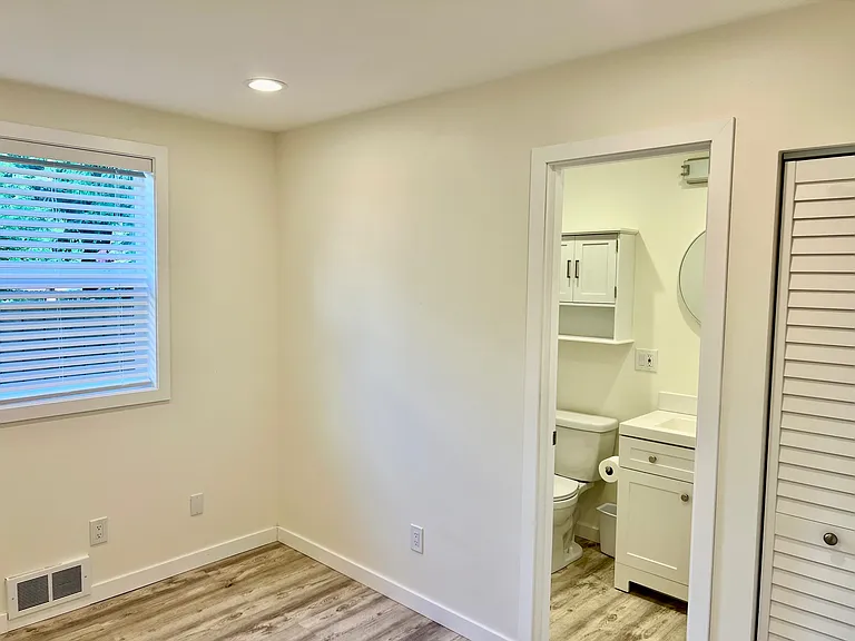 220 E Sunset Way #6 — Photo 13