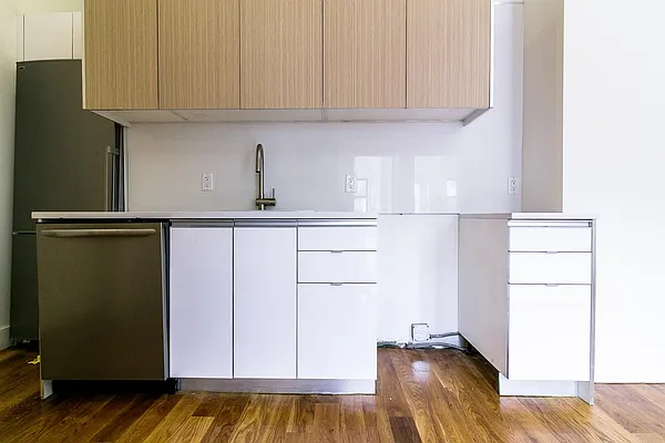 Rented by Nooklyn NYC LLC | media 9