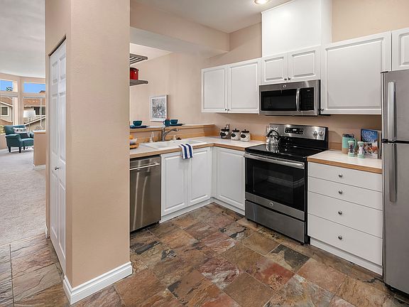 4th image of 2103 NW Pacific Elm Dr