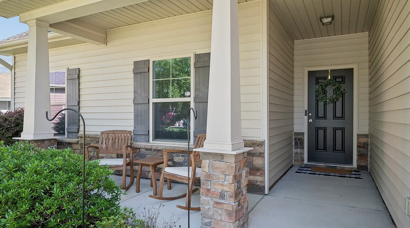 3 bed, 1436 sqft, $2,200 — Photo 1