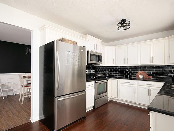 4th image of 3697 White Pine Dr