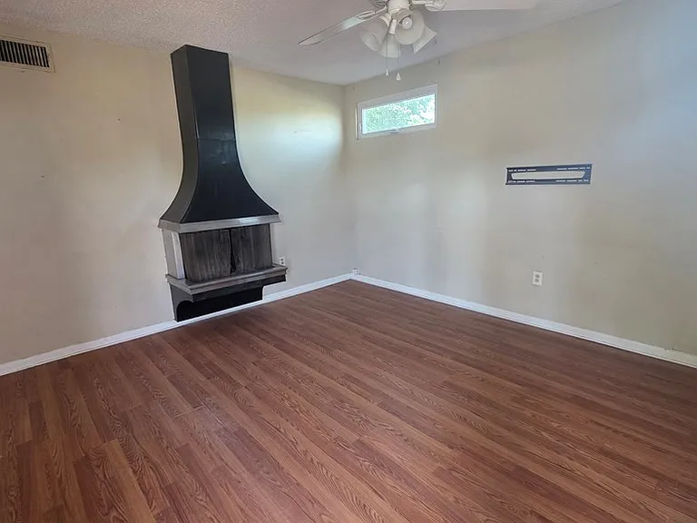 2111 W Kentucky Ave — Photo 5