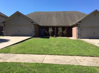 3001 SW Deerfield Blvd #1, Bentonville, AR 72712