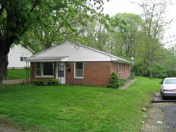40 Cemetery Dr, Dayton, OH 45459