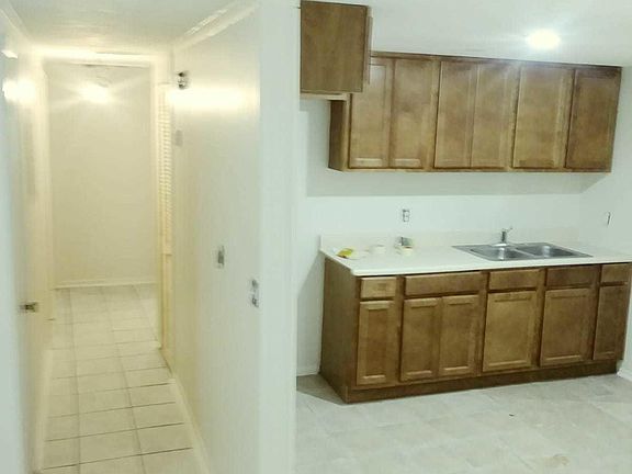 3rd image of 1244 W 27th St