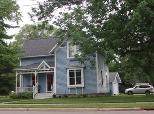 410 E State St, Iola, WI 54945